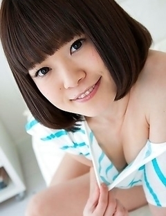 Japanese Teen, Yuiko: Sweet Camel Toe Lips!