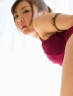 Dress-wearing stunner Mio Yoshida enjoying a passionate round of hot-dogging