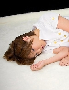 Kaede Oshiro spreads her stocking-clad legs to get finger-blasted furiously