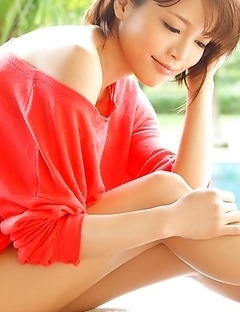 Yumiko Shaku with juicy boobies is romantic at the pool