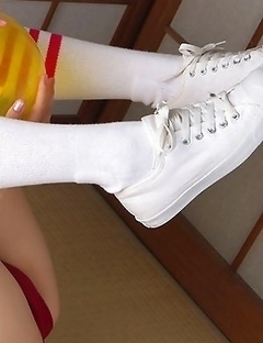 Cute Airi Sakuragi inspires us with teen body in innocent clothes
