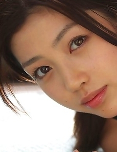 Azusa Togashi with sexy body in bath suit loves sun light