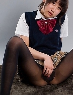 Karina Oshima wearing a pantyhose as she masturbates, she also gets thigh-fucked