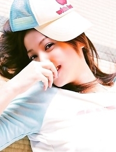 Nozomi Sasaki is happy when buys clothes for her hot curves