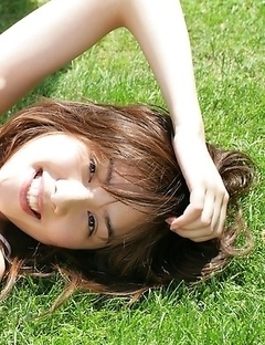 Rola Chen takes clothes off under umbrella in the park