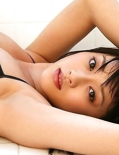 Mikie Hara shows her big boobs in the favourite automobile