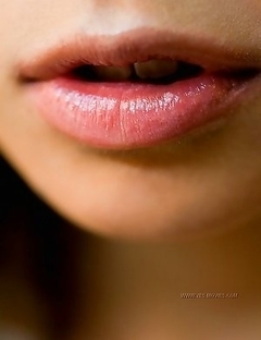 Sweet lips and sexy boobies of a naughty Azumi Harusaki