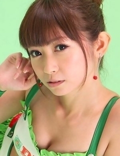 Zuo Qi doll in cute outfit smiles like a true princess