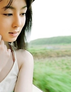 Rina Akiyama with sexy lips rubs her cunt of bar outdoor