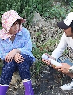 Hot amateur girl gets stimulated