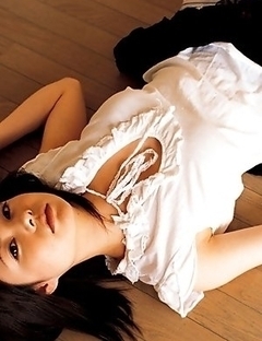 Akina Suzuki in panty takes bra off but hides her big jugs