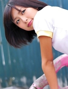 Ran Sakai in white t-shirt shows nasty behind in shorts