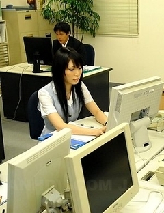 Ruri Shinohara pinching her titties