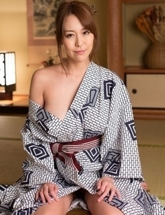 Welcome to our new kimono lady Akari Asayiri