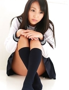 Miyu Watanabe in school uniform loves rubbing cunt of ball