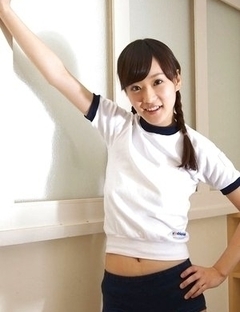 Kana Yuuki with sexy pigtails is very willing for sports