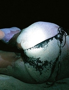 Maomi Yuuki changes outfits and shows curves for camera