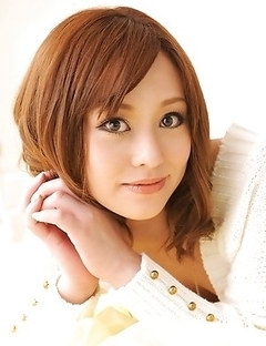 Miina Yoshihara shows her hot cunt