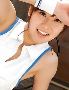 Kana Yuuki shows flexibility while playing with tennis ball