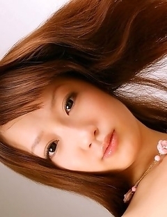 Hina Kurumi is posing like a perverted businesswoman