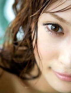 Sparkling drops on the naked body of Kirara Asuka