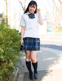Cute japan schoolgirl Minano Ai showing her ass