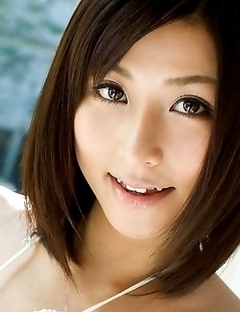 You are going to feel the strong wish to meet this babe Akari Asahina