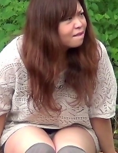 Japanese Piss Fetish Videos - Girls Pissing - A Quick Leak And They're Gone